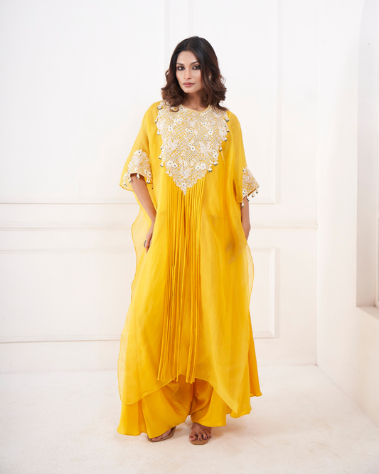 Thread Embroidered Cape Three-Piece Set